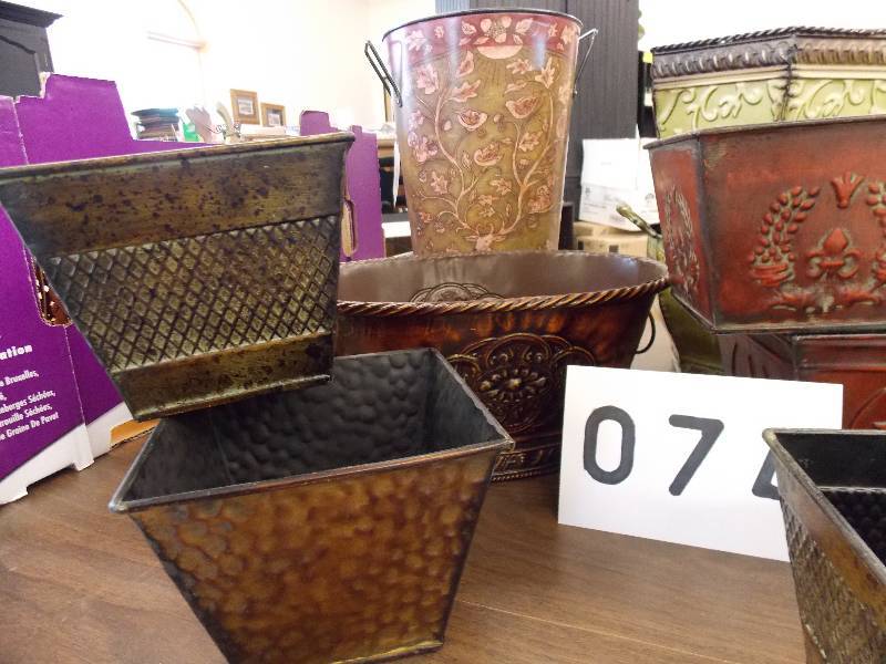 TIN CONTAINERS