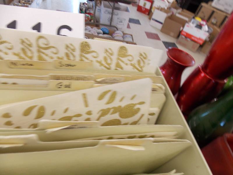 LARGE BOX SCRIPT, TITLES SUCH S DAD, GRANDMA, MOM, GRANDPA ETC PLUS LETTERS, CAPITALS AND SMALL