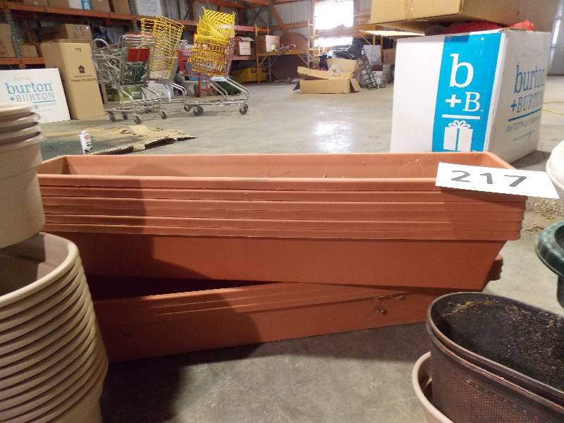 PLASTIC 36 TERRACOTTA PLANTERS 9 PCS, 16 TAN PLANTERS 18 PCS, 12 PEDESTEL PLANTERS 2 PCS