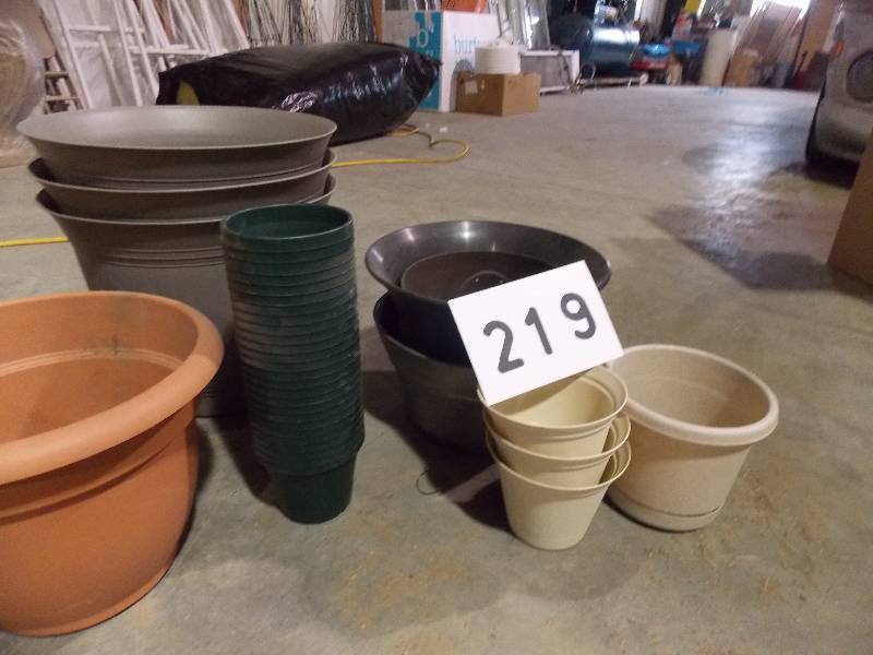 PLANTERS 14TAN 2 PCS, 13GREY 3 PCS, 4TAN 3 PCS, 3GREEN 26 PCS, 3 - MISC POTS