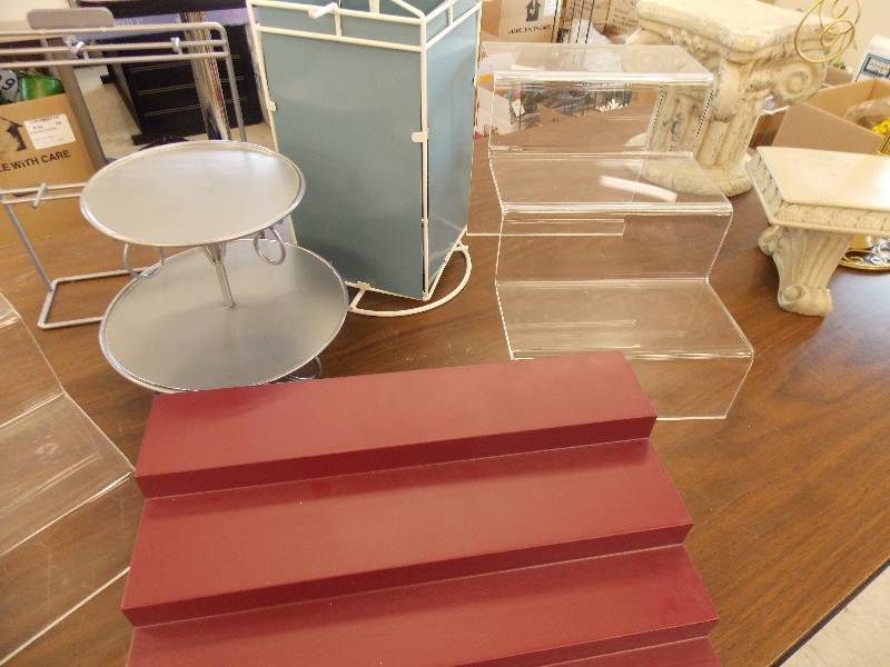 DISPLAYS