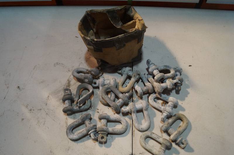 Box of Clevises