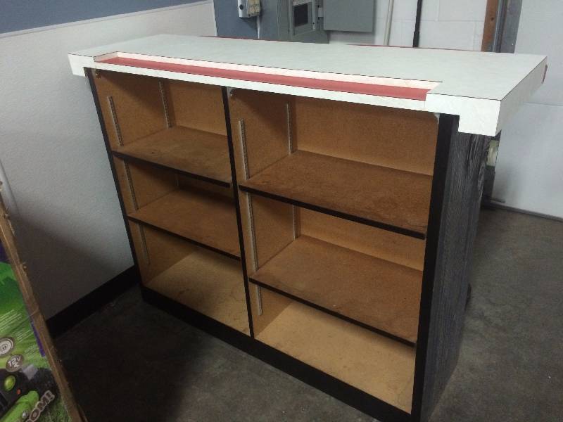 lot 2 image: Custom Bar