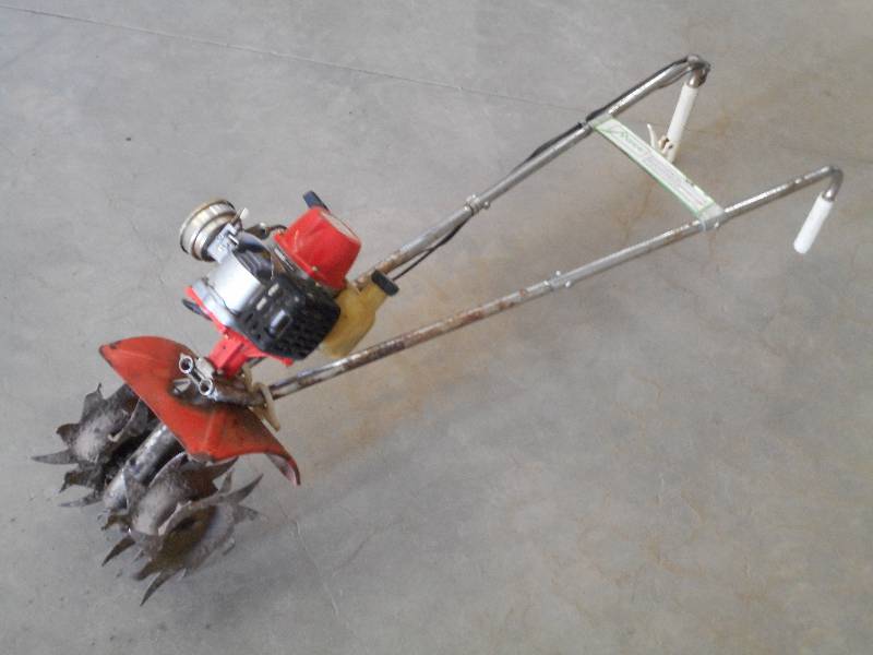 lot 9 image: Mantis Garden Tiller