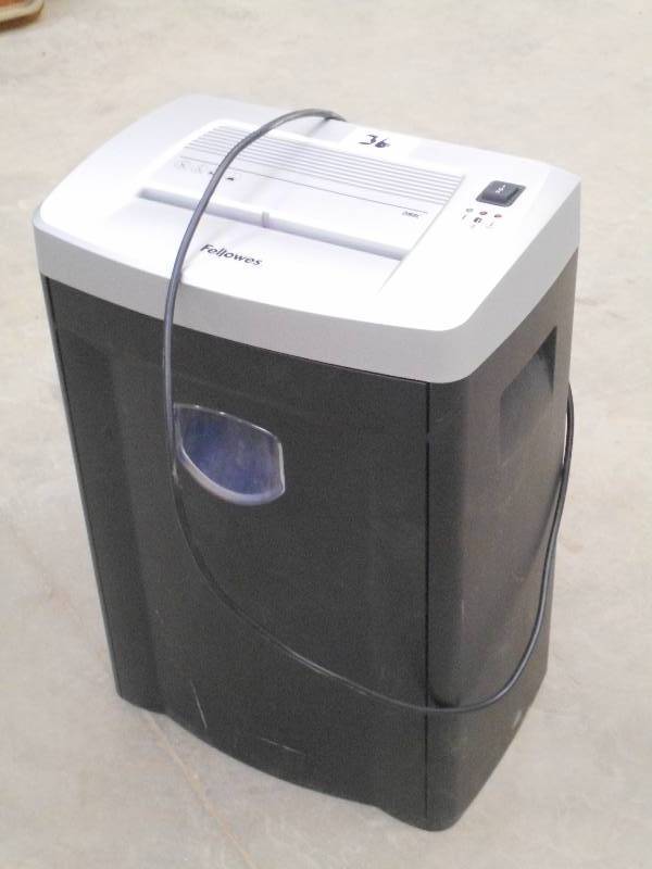 lot 36 image: Fellowes DM-8C Electric Paper Shredder
