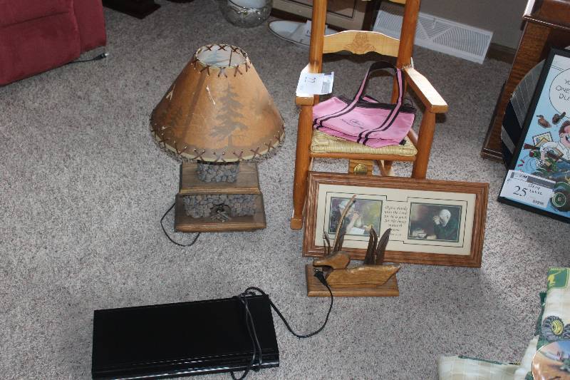 Lot of (5) House Decorations Including Lamp Chair Wall Art Table Art Electronics