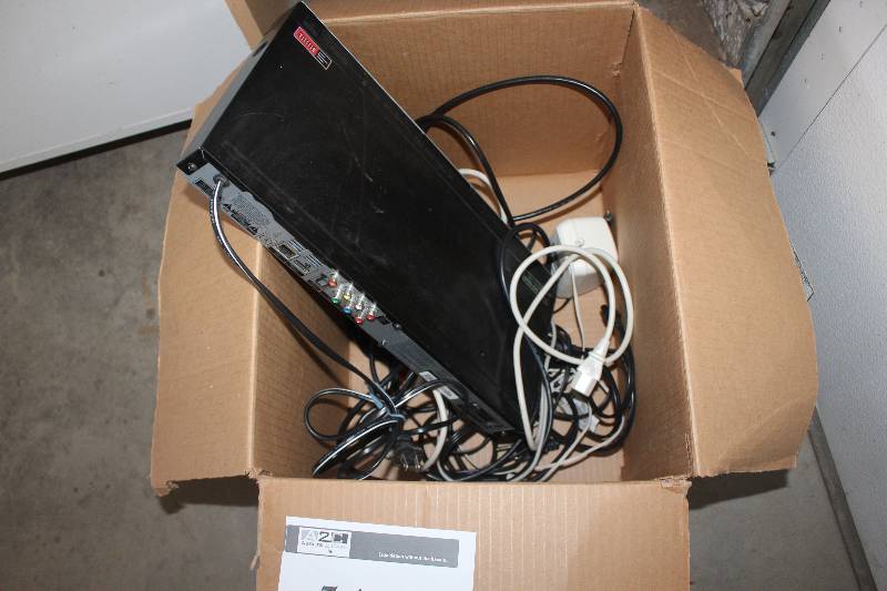 LG DVD Player w Cables