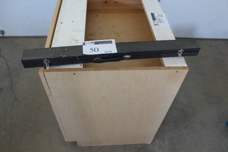 Pool Cue w Box