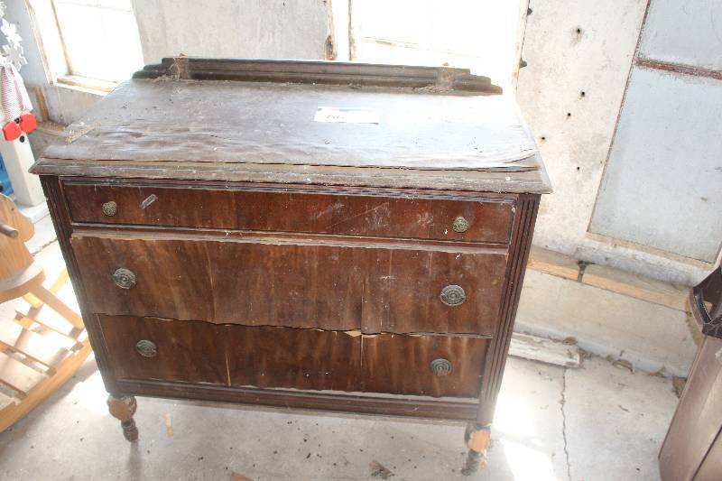 3-Drawer Dresser