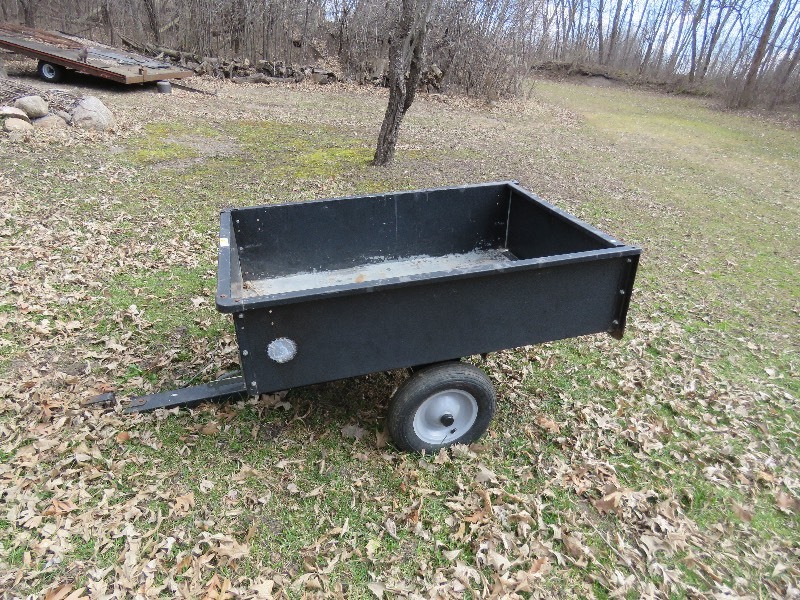 lot 2 image: Yard Trailer