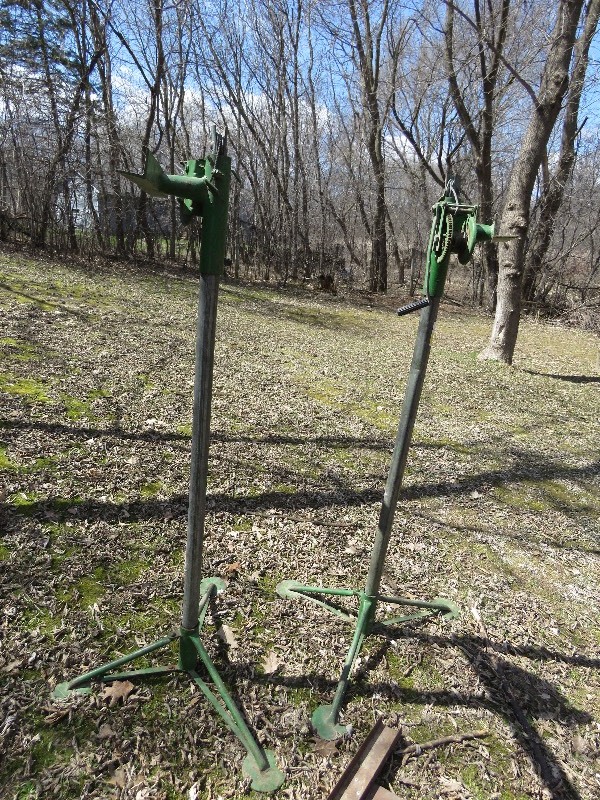 lot 6 image: Camper Jacks