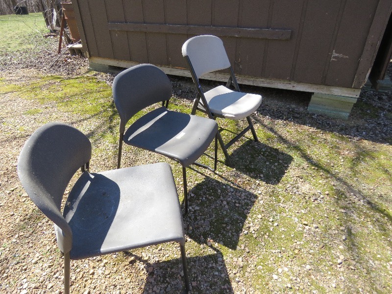 lot 22 image: Chairs