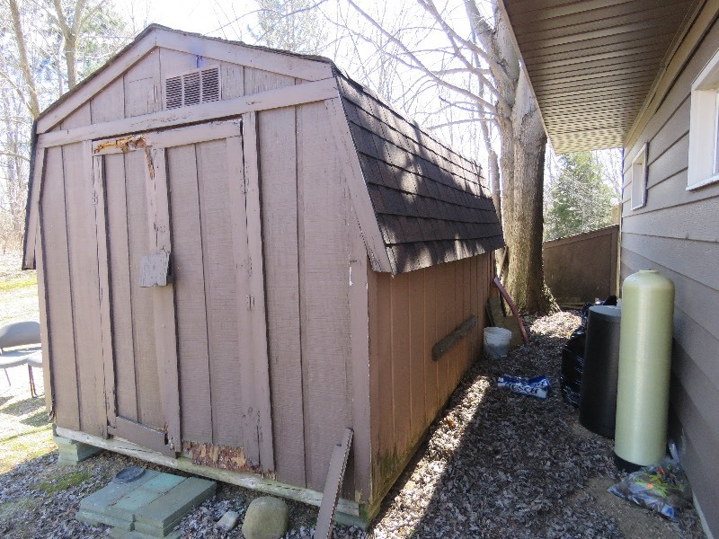 lot 23 image: Wood storage Shed
