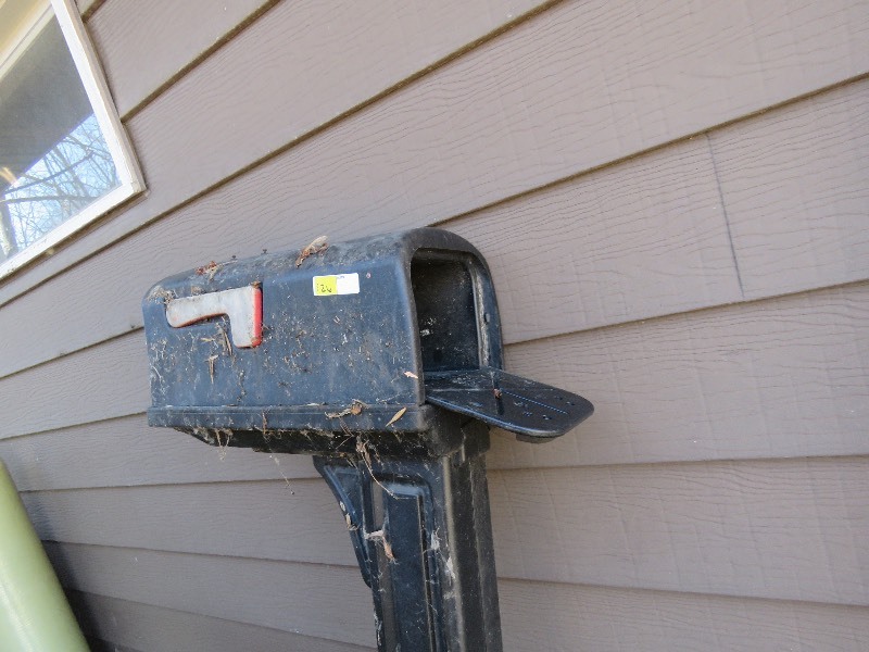 lot 26 image: Mail Box