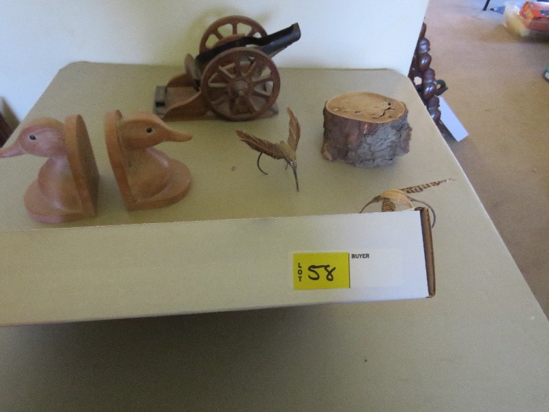 lot 58 image: Rustic Home Dcor