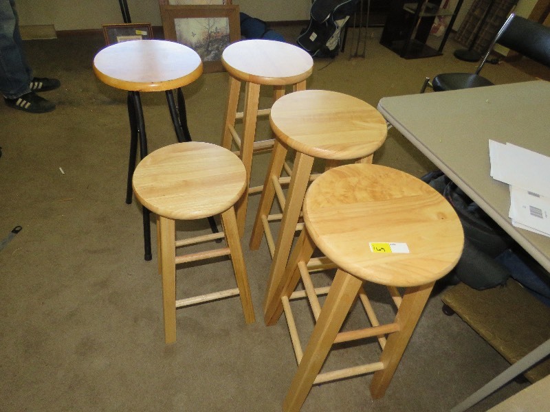 lot 69 image: BarKitchen stools