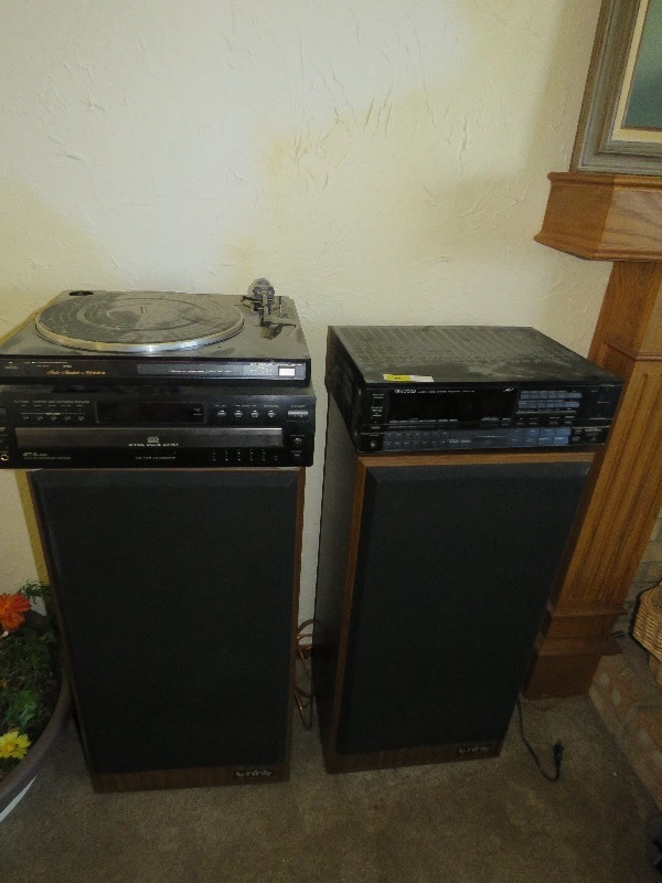 lot 70 image: Stereo Lot