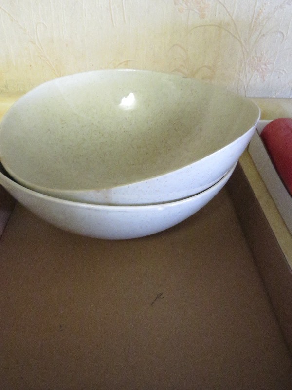 lot 104 image: RedWing Serving Bowls