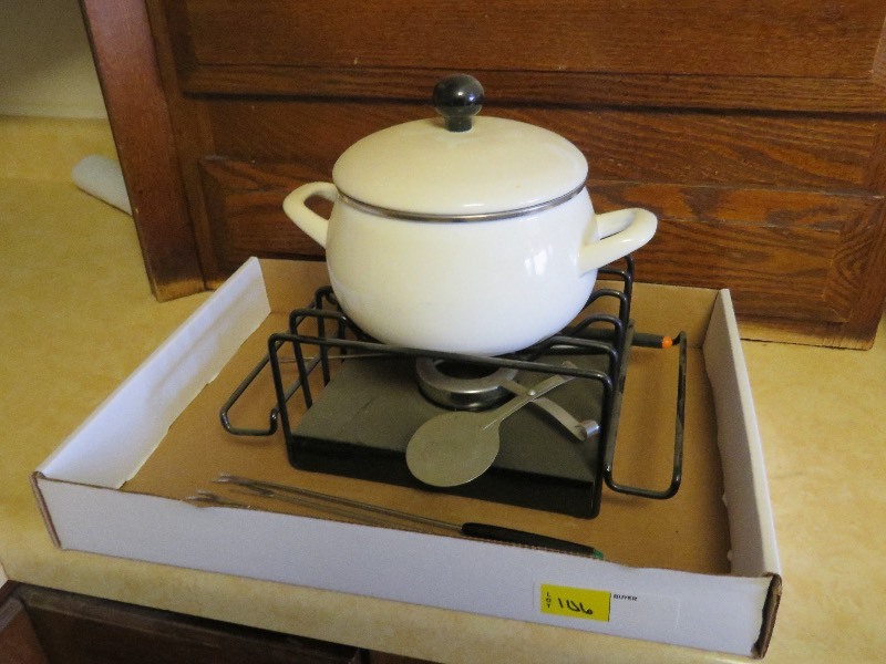 lot 106 image: Fondue Set