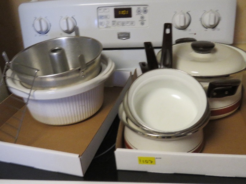 lot 107 image: Kitchen lot