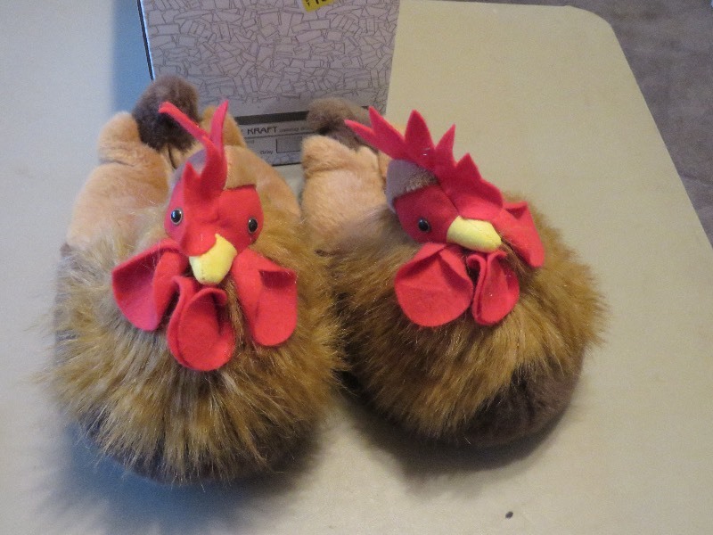 lot 128 image: Slippers