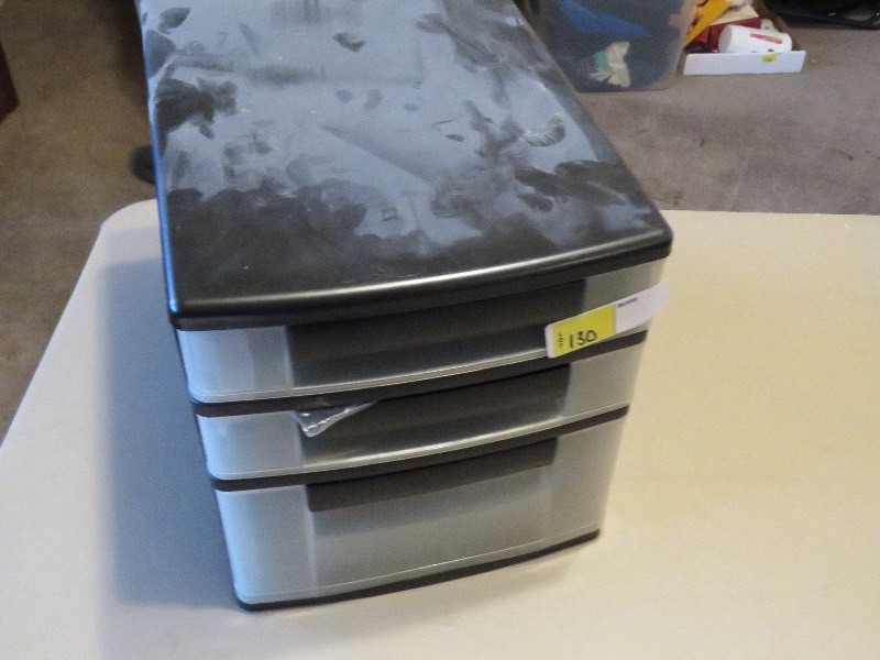 lot 130 image: Desktop Organizer