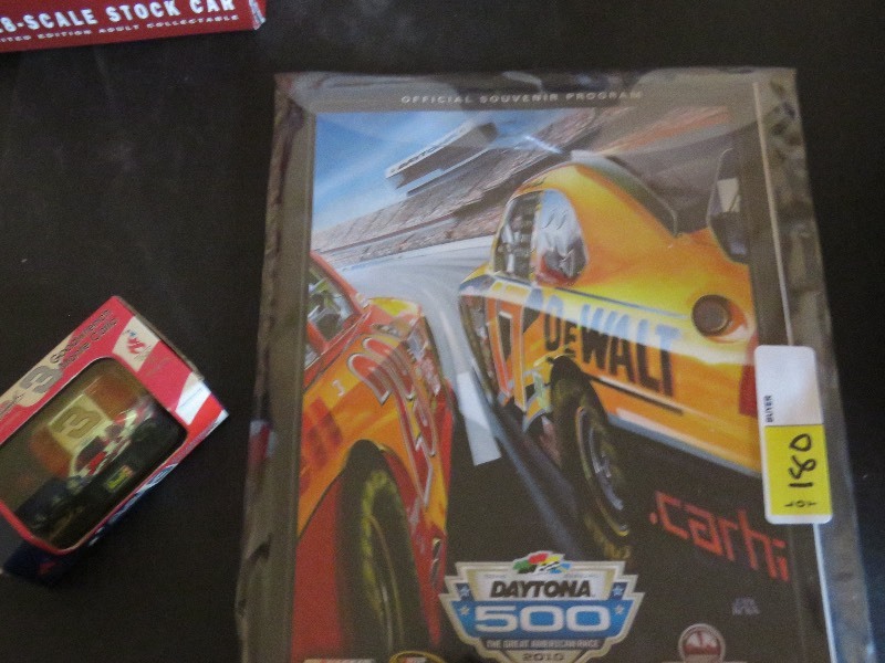 lot 180 image: 2010 Daytona 500 Souvenir Program
