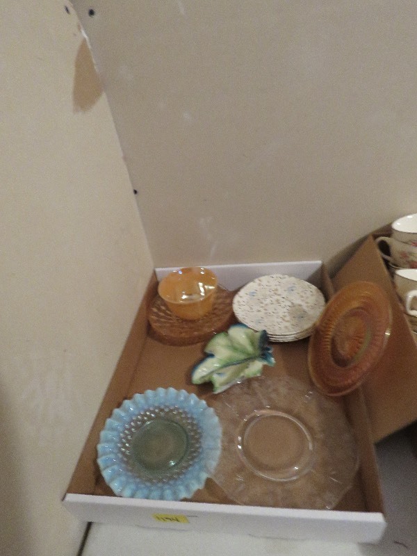 lot 194 image: Vintage Glass lot