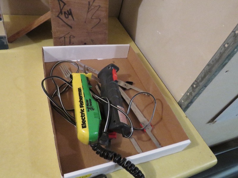 lot 220 image: Electric Fillet Knives