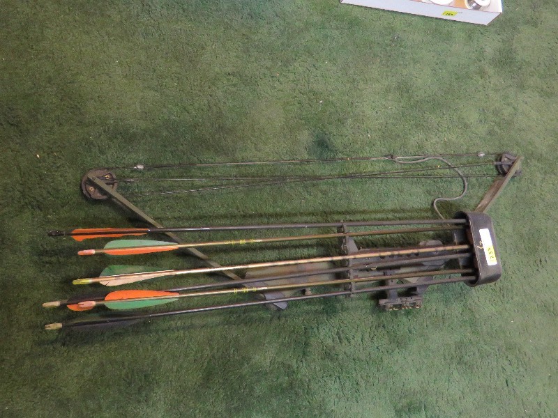 lot 237 image: Compound Bow