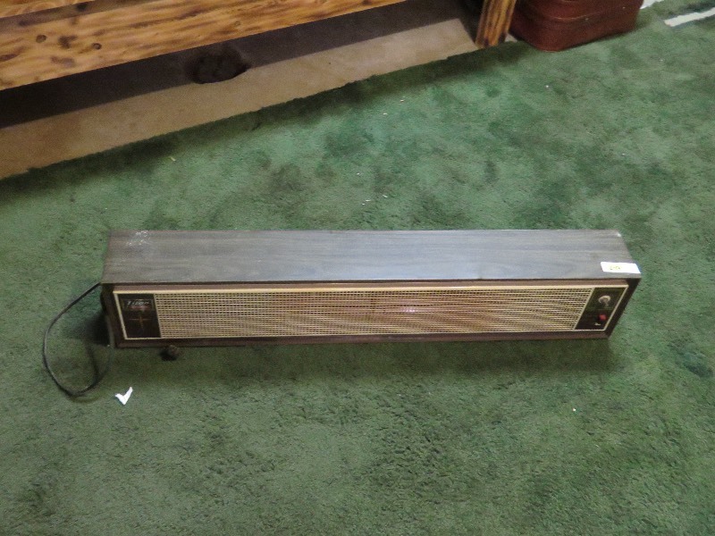 lot 247 image: Electric heater