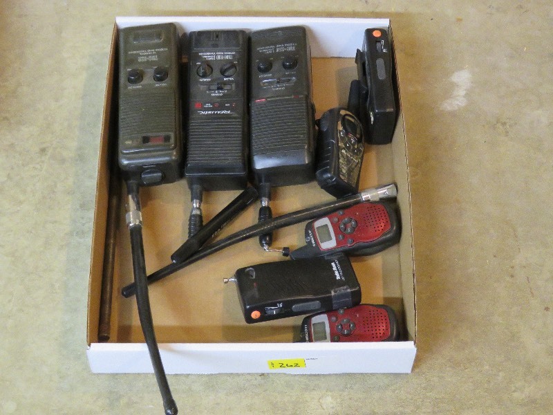 lot 262 image: radio lot