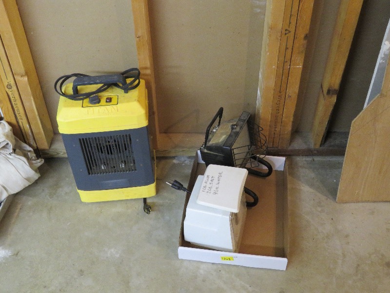 lot 263 image: Scale, heater