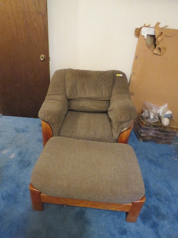 lot 281 image: Chair with ottoman