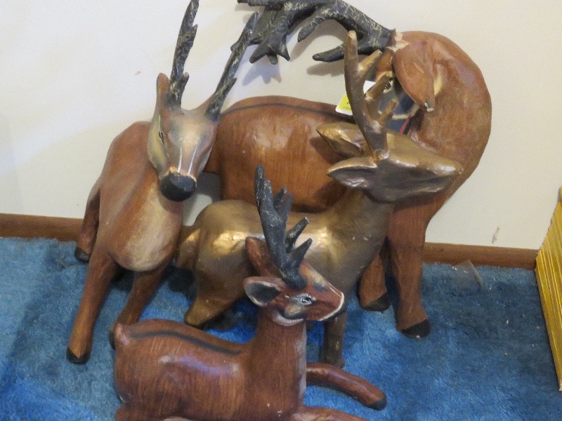 lot 286 image: Deer Dcor