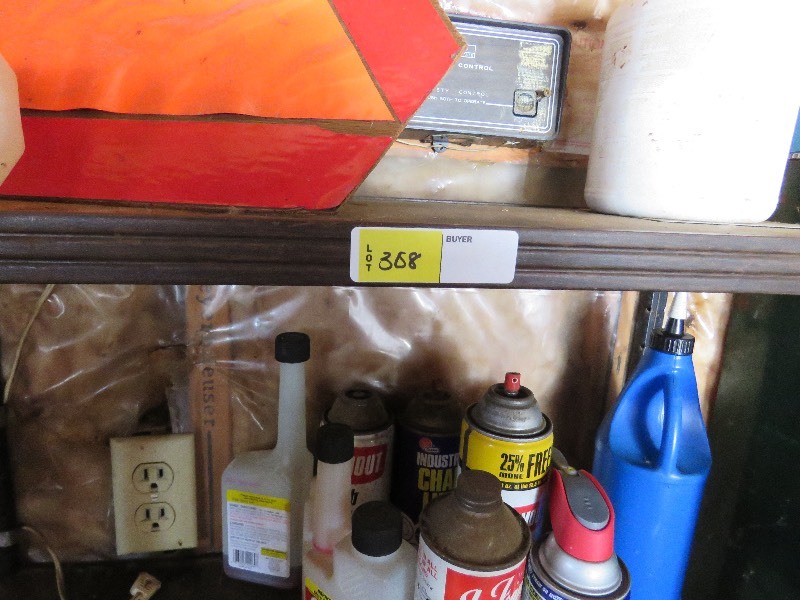 lot 308 image: Shelf with contents