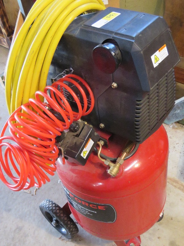 lot 313 image: Air compressor