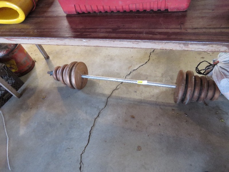 lot 329 image: Barbell and weights