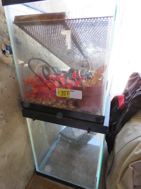 lot 357 image: Aquariums