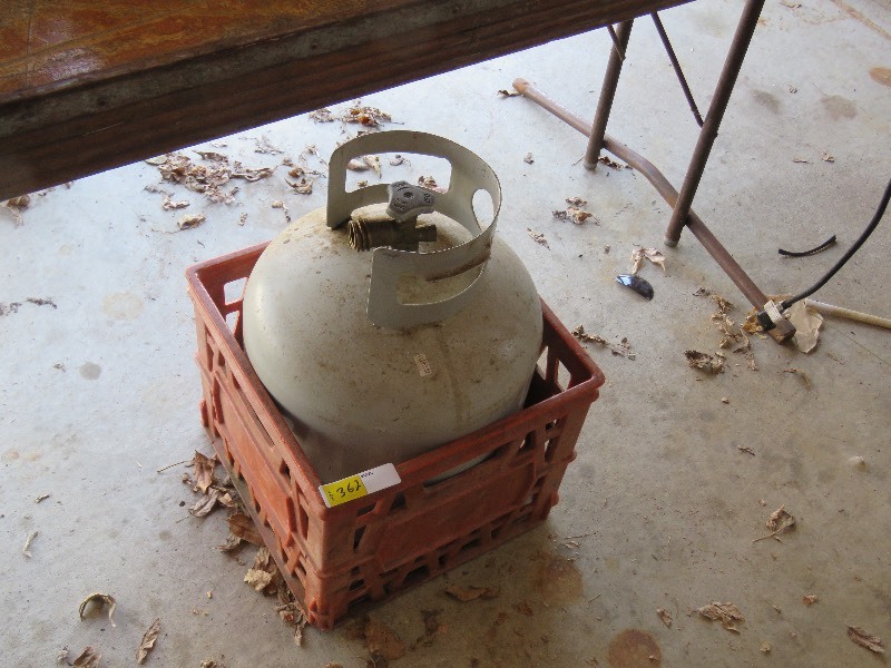 lot 362 image: Propane tank
