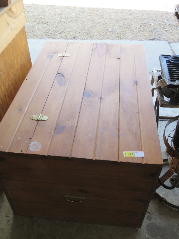 lot 365 image: Wood Chest