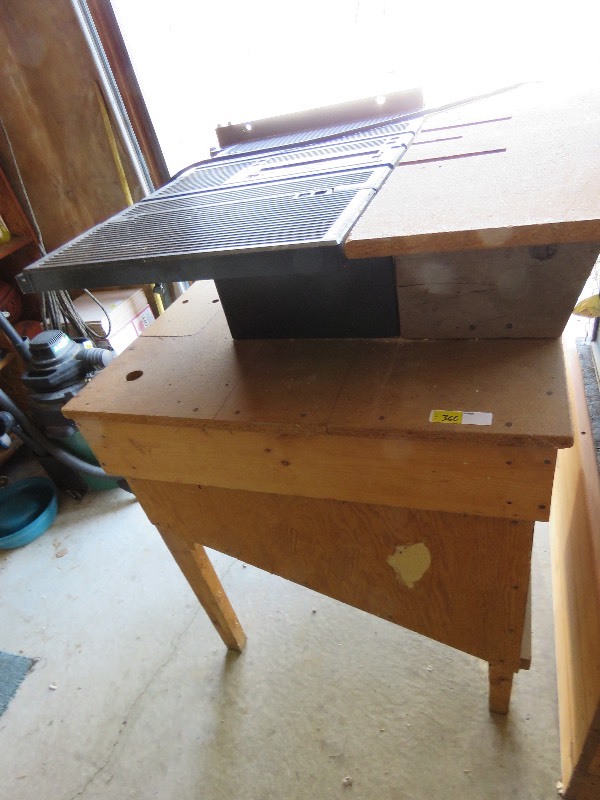 lot 366 image: Table Saw Stand