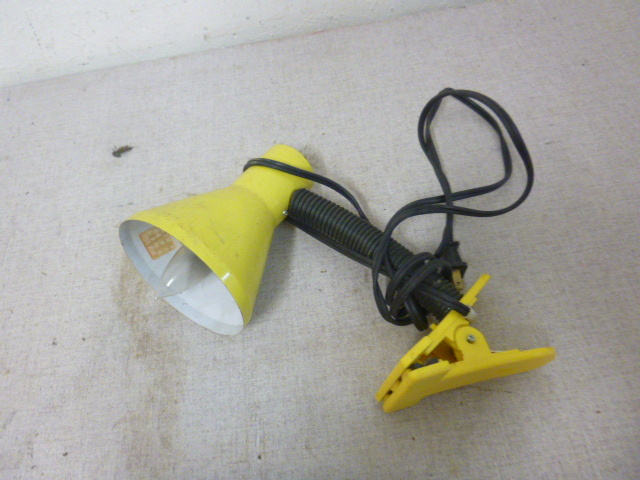 lot 15 image: Clamp-On Light