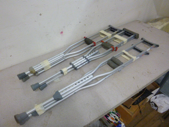 lot 17 image: 3 Sets of Crutches