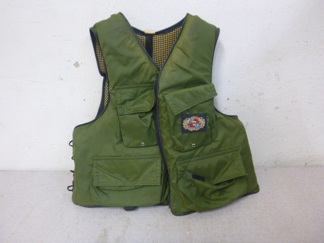 lot 27 image: Stearns Life Vest