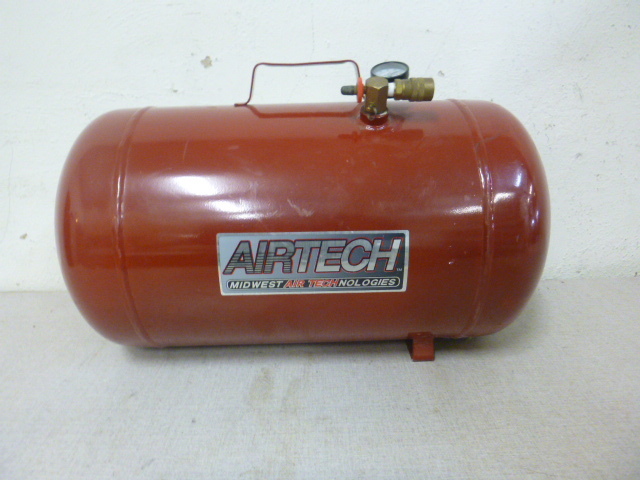 lot 28 image: AirTech Portable Air Tank