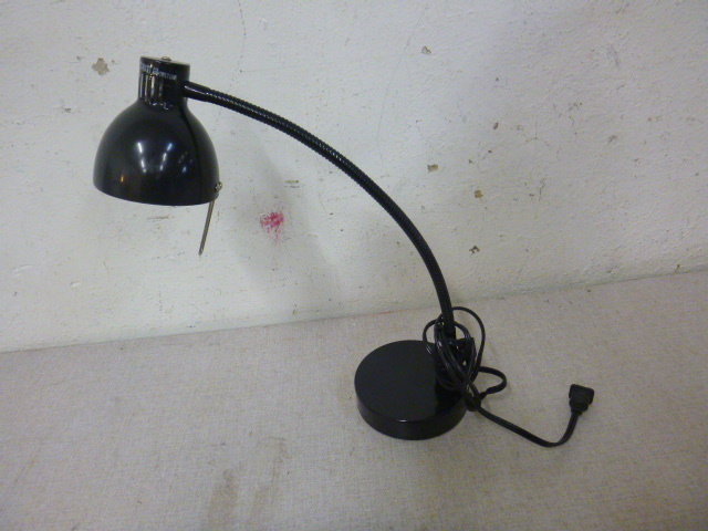 lot 30 image: Desk Lamp