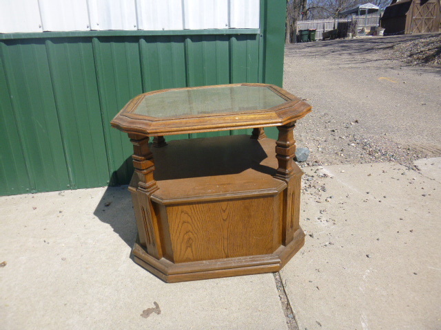 lot 56 image: Glass Top End Table