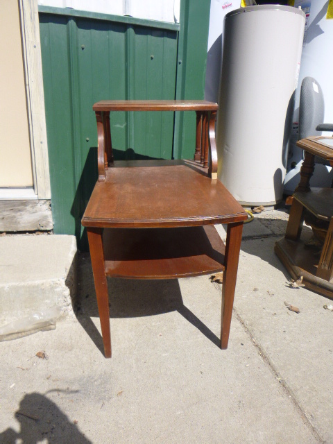 lot 67 image: End Table