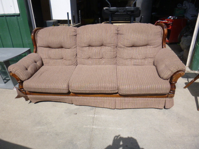 lot 70 image: Living Room Couch